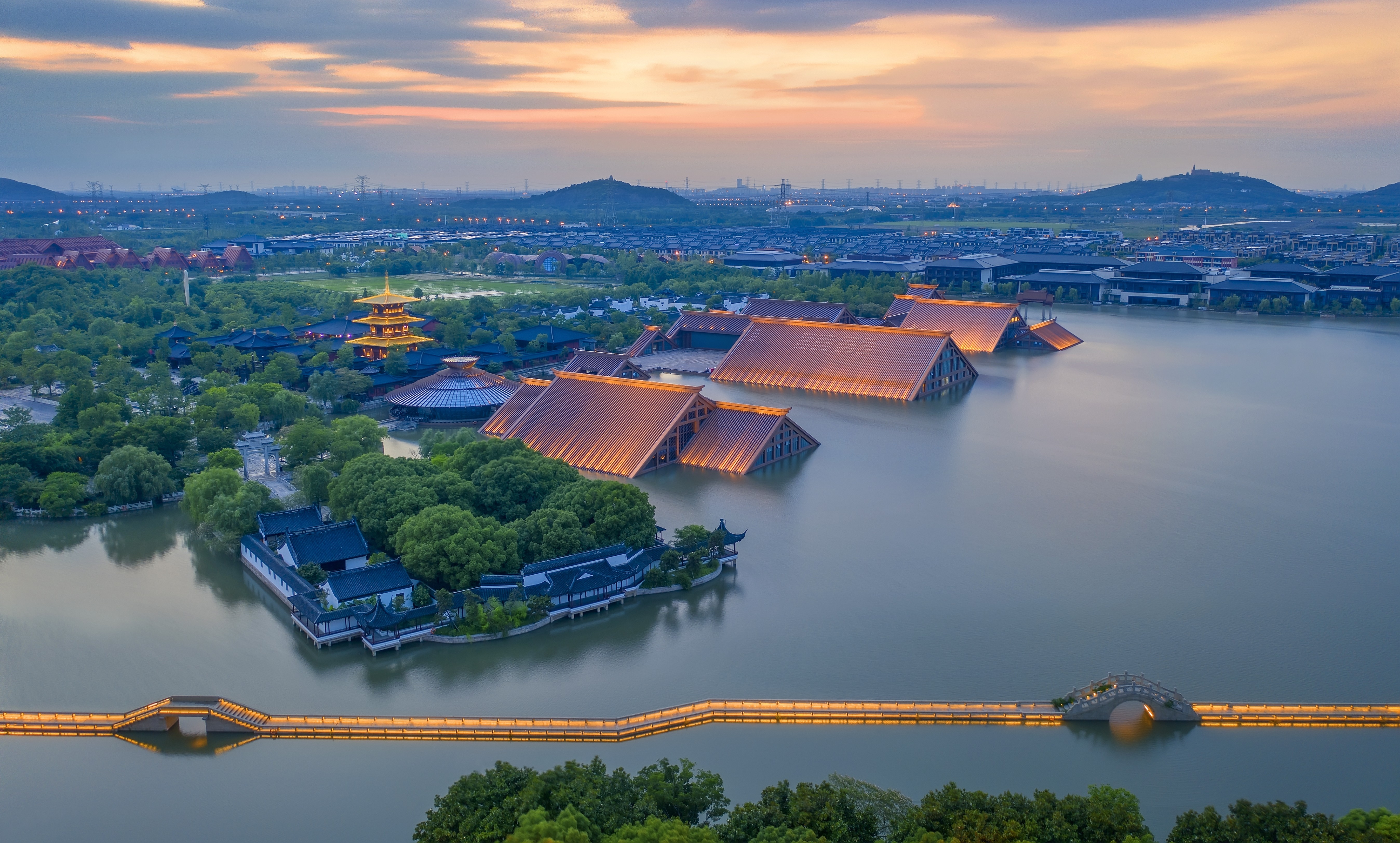 8D7N HANGZHOU/SHAOXING/TONGXIANG/ CHANGSHU/SHANGHAI/HUZHOU photo 4901